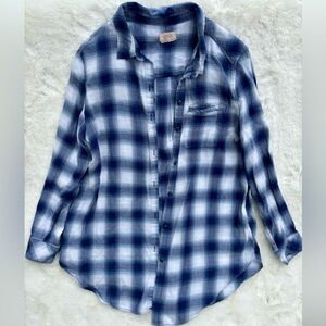 Boston Traders, Women’s Medium, Plaid Button Down Shirt, Blue/White